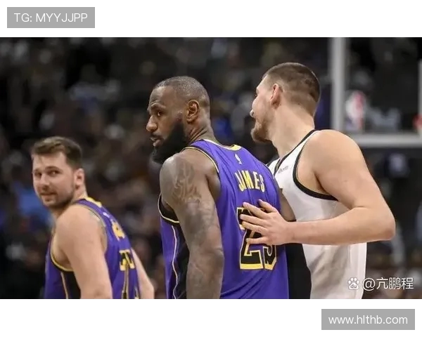 2016年NBA季后赛快船与勇士的激烈对决回顾与精彩瞬间分析